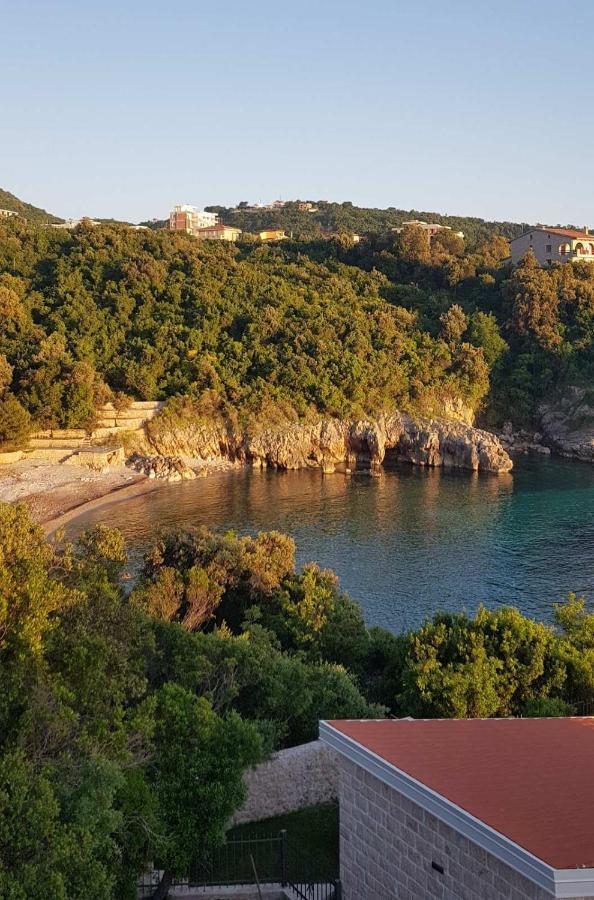 Villa Persik Utjeha Exteriér fotografie