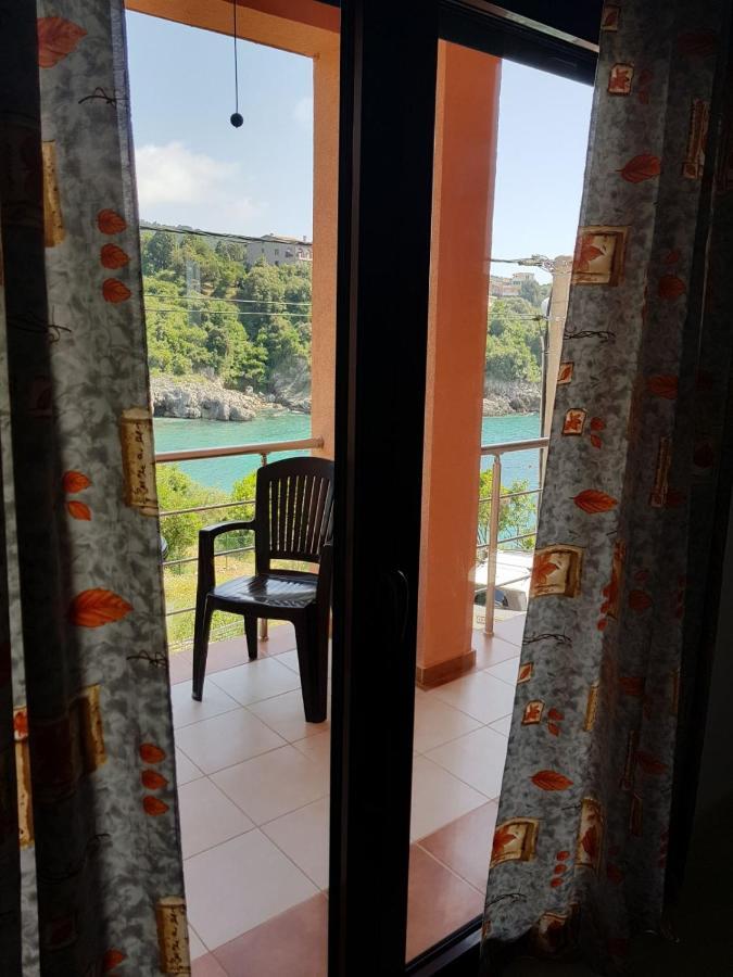 Villa Persik Utjeha Exteriér fotografie