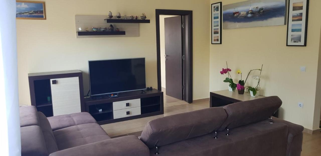 Villa Persik Utjeha Exteriér fotografie
