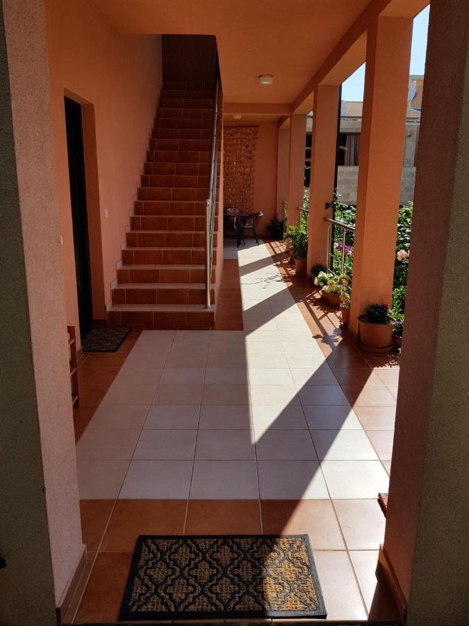 Villa Persik Utjeha Exteriér fotografie