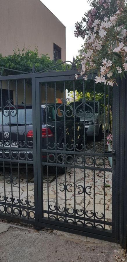 Villa Persik Utjeha Exteriér fotografie