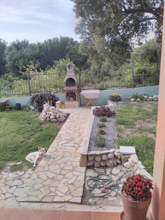 Villa Persik Utjeha Exteriér fotografie
